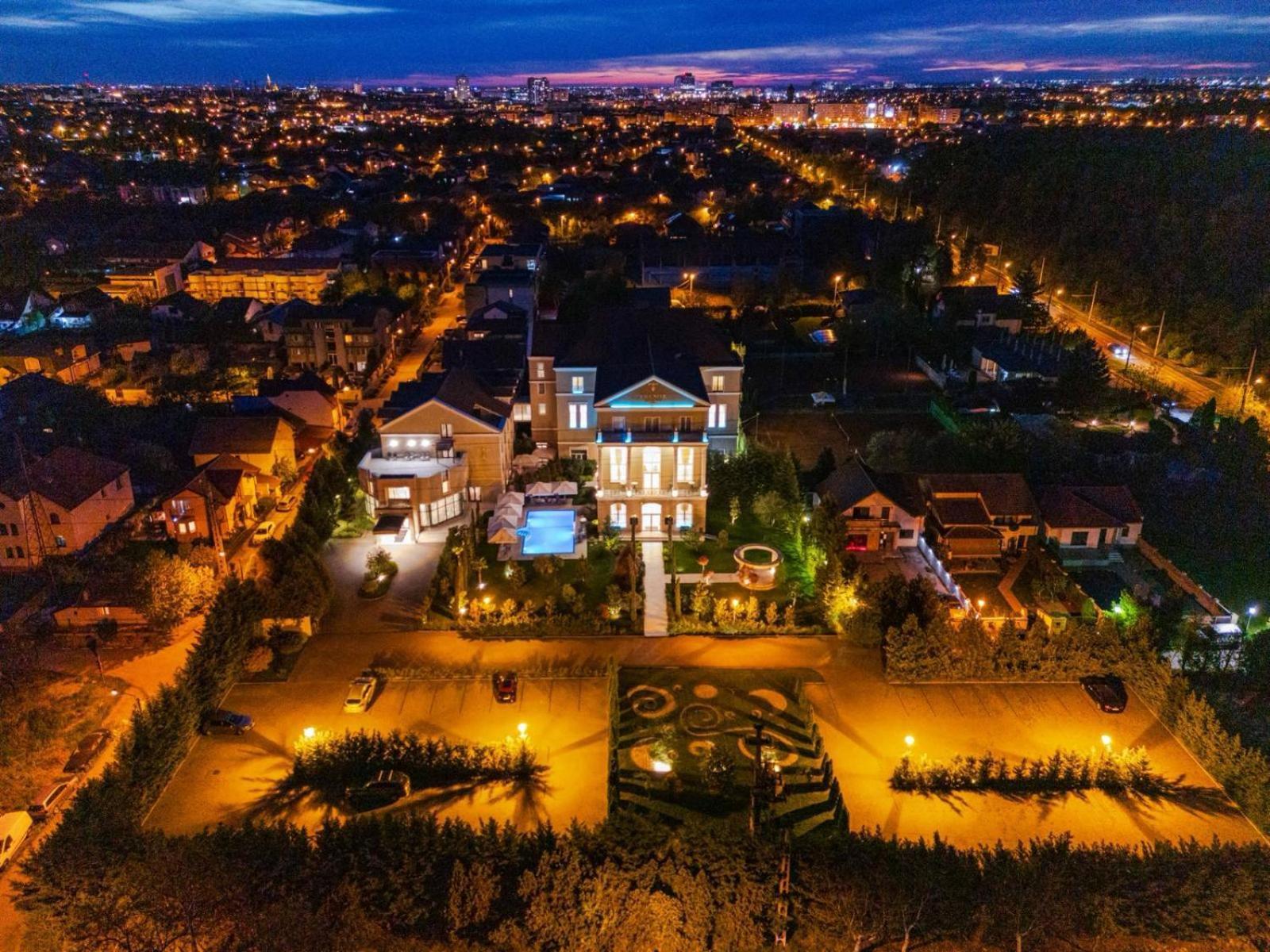 Hotel Tresor Le Palais Timişoara Exteriör bild